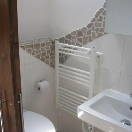 Mit Badezuber Und Aussendusche * Frielendorf